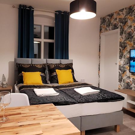 Apartament Przy Placu Piastowskim Єленя-Ґура Екстер'єр фото